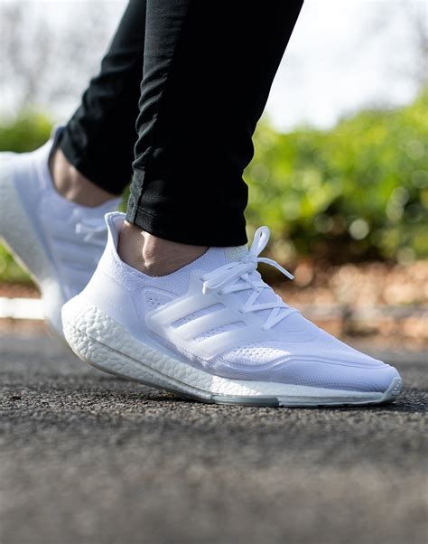 adidas white ultraboost men.